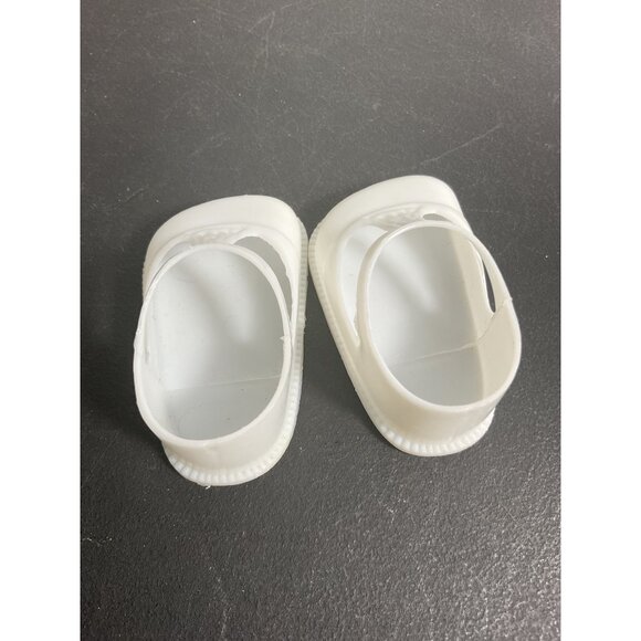 Vintage 1950's Fairyland White Plastic Shoes for Approx. 10" Doll - Picture 3 of 6